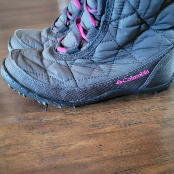 Columbia Winter Boots - Picture 2 of 10